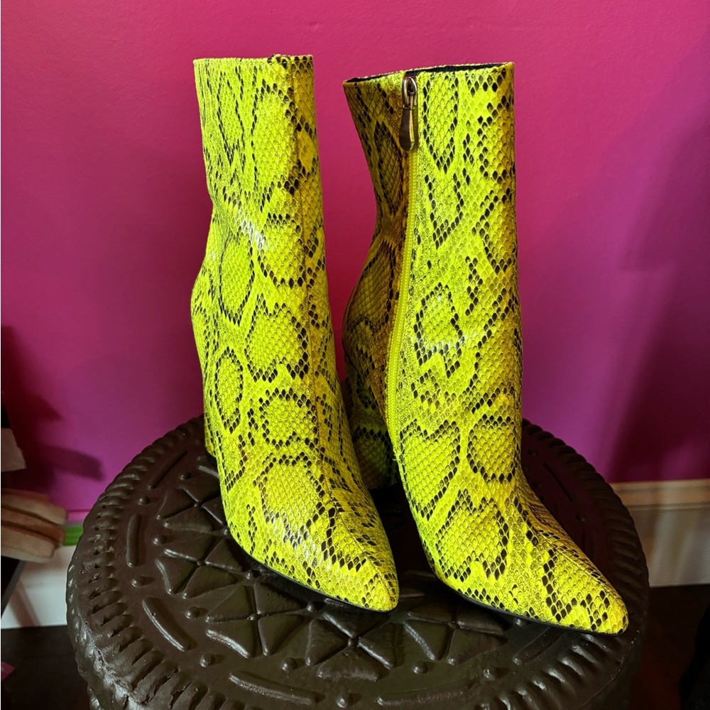 Cape Robbin Green Snakeskin synthetic boot heels